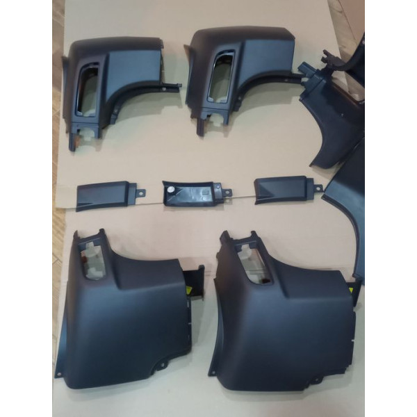 Клики кутові заднього бампера Mercedes Sprinter 906 / Volkswagen Crafter (A9068802371, A906880467) (комплект лівий + правий)