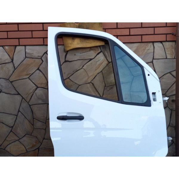 Двері передні праві Mercedes Sprinter 907 / 910