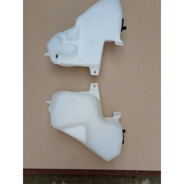 Бачок омивача лобового скла Mercedes Vario (6708690320)