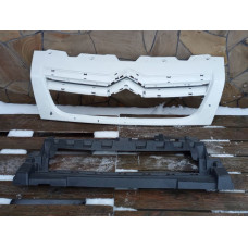 Решітка радіатора Citroën Jumper 2006–2013  1308069070 / 1400110477
