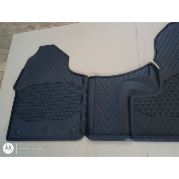 Автоковрики Mercedes Sprinter 907–910 (A90768048019G33)